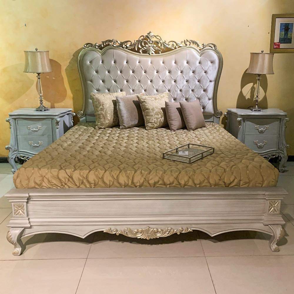 Royal Crest Bed Set
