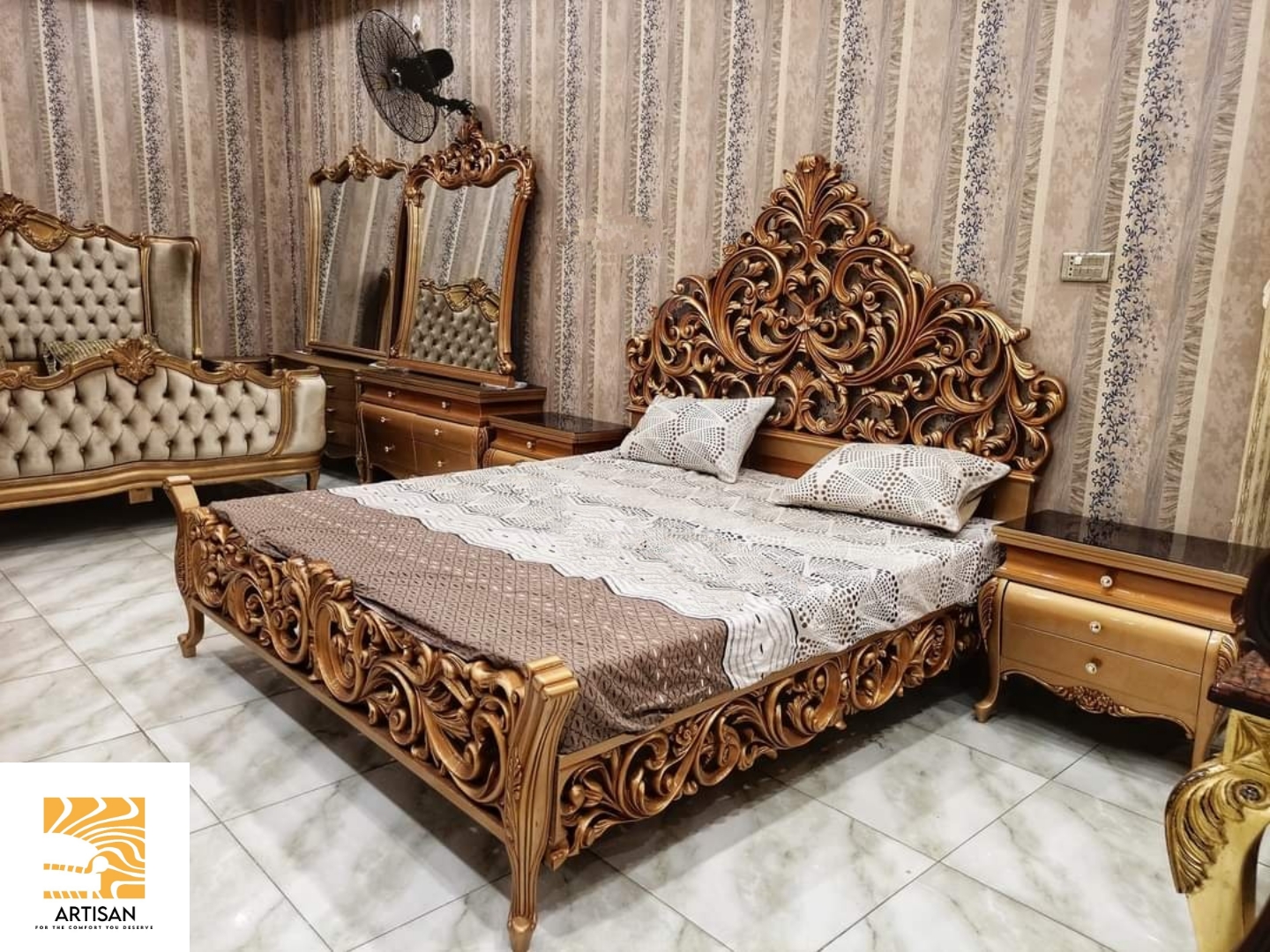 Imperial Carving Bed Set