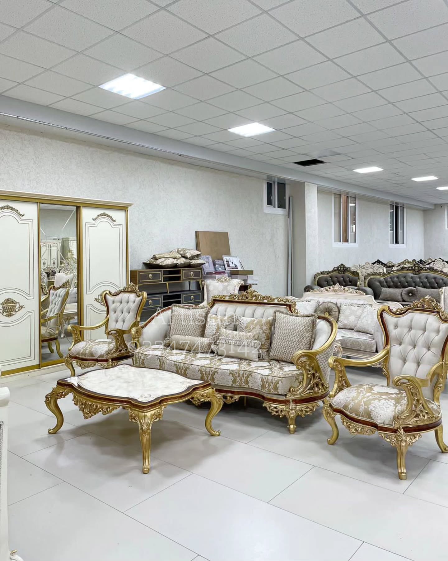 Golden Minaret Sofa Set